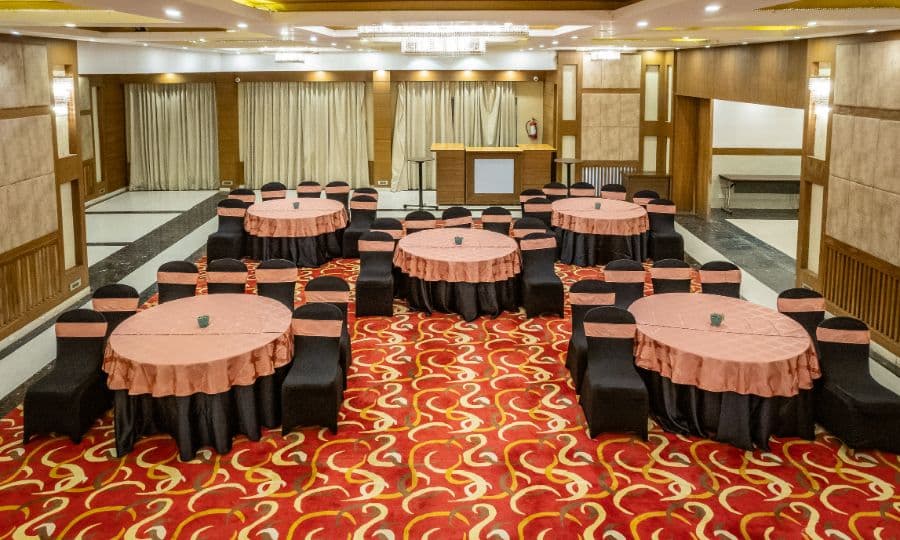 1743067517_1_Fern_Mussoorie_Banquet_02