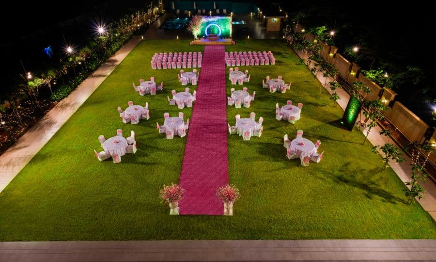 1743068986_5_Fern_Ecotel_Lonavala_Lawn_03