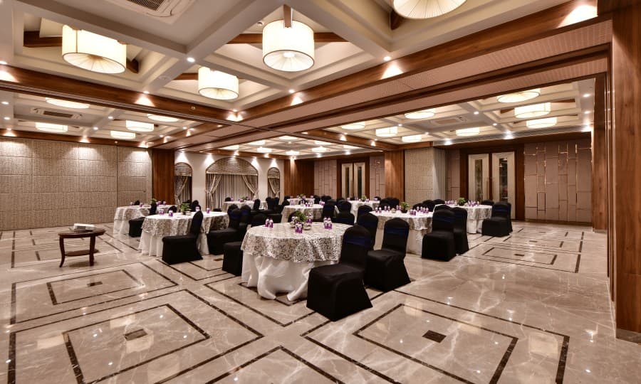 1744623603_0_palghar_Banquet_Lilac_Tulip_02