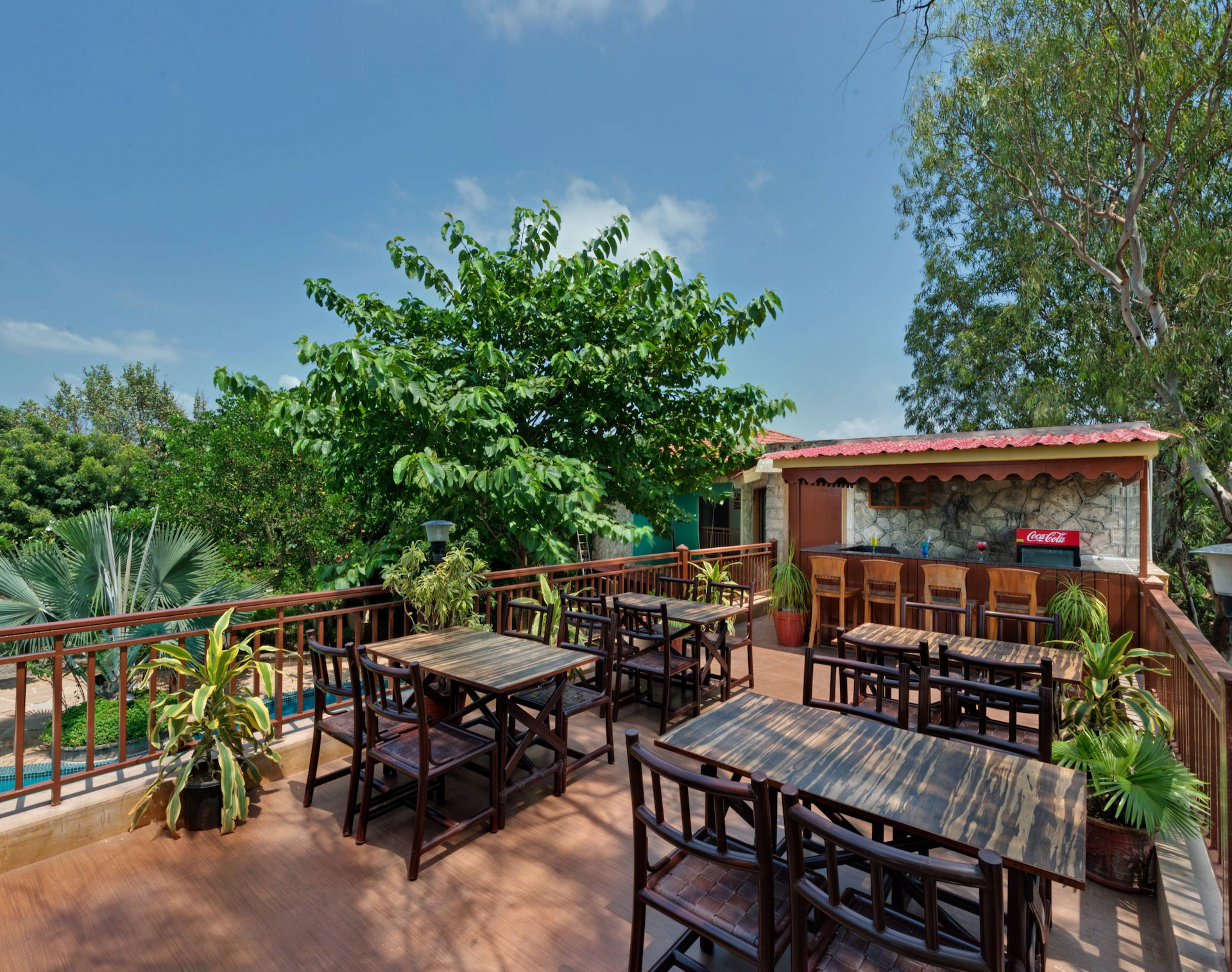 Riverview-Restaurant--Under-the-Stars-sasangir